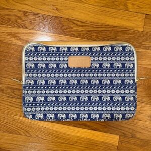 Kayond Laptop Sleeve Blue with White Elephant Pattern - NWOT 13.5 X 9.5